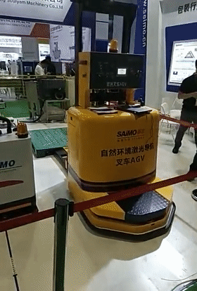 自然環(huán)境激光導(dǎo)航AGV叉車